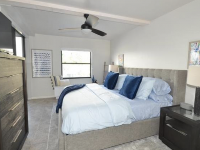 Great Naples Condo One Bloc to Vanderbilt Beach